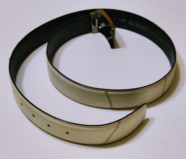 Cinturón de Caramelo blanco con hebilla plateada