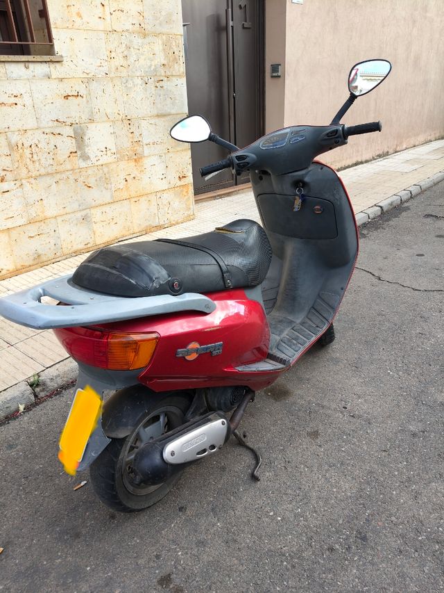 Moto Scooter 49cc Roja