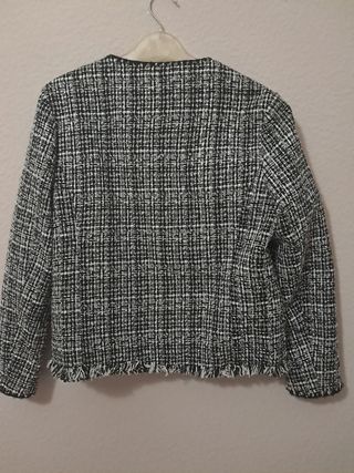 Chaqueta tipo Chanel Talla 38