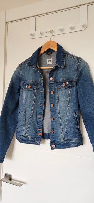 Cazadora vaquera azul talla S.