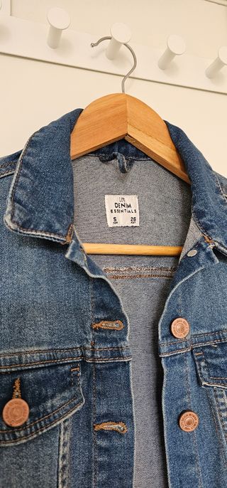 Cazadora vaquera azul talla S.