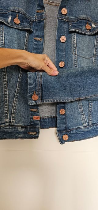 Cazadora vaquera azul talla S.