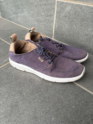 Zapatillas Vans Moradas y Blancas