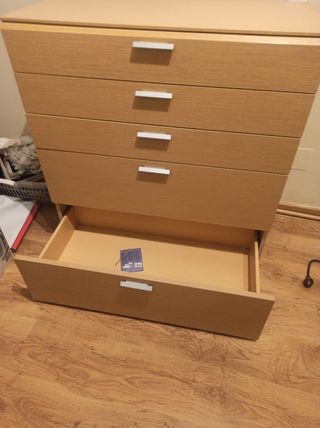 Cómoda de madera maciza precio negociable