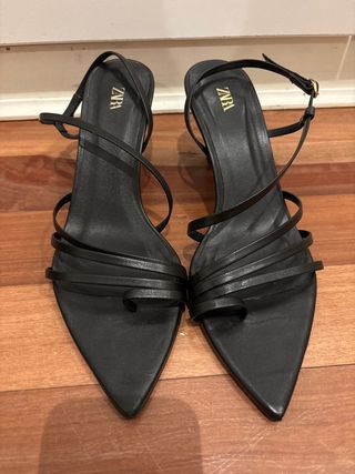 Sandalias tacón Zara negras