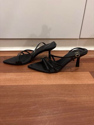 Sandalias tacón Zara negras