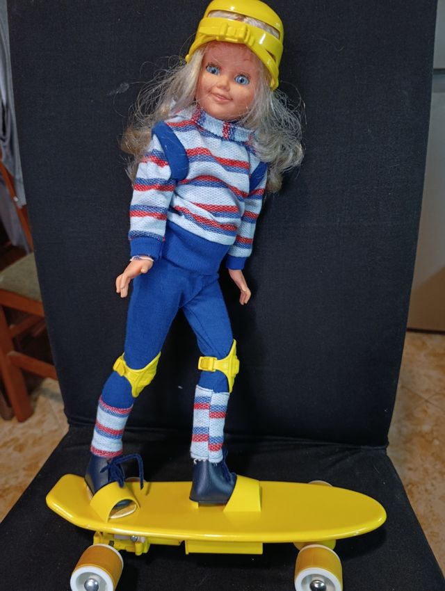 Liquidación Muñeca Jenny años 80 con patineta