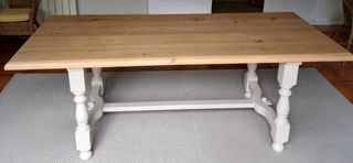 Mesa de madera estilo rústico/campestre