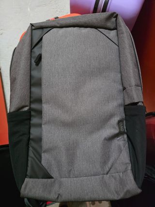 Mochila Lenovo para portátil gris y negra