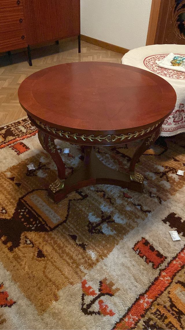 Mesita de centro estilo Imperio