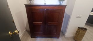 Mueble recibidor antiguo de madera