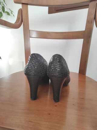 Zapato de salón negro mujer