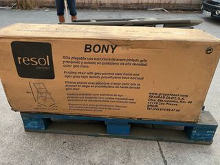 Sillas plegables metálicas y de plástico