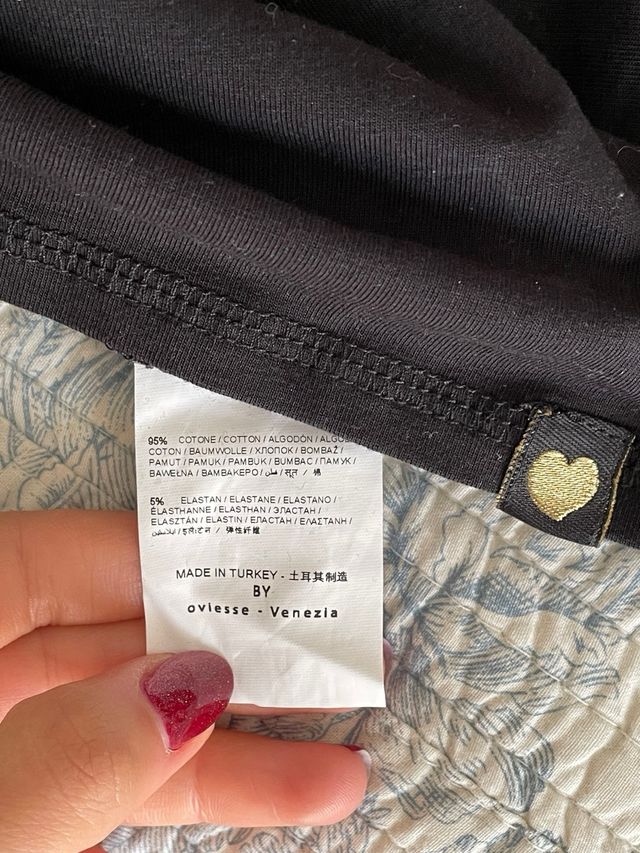 Maglia nera maniche lunghe con fiocco