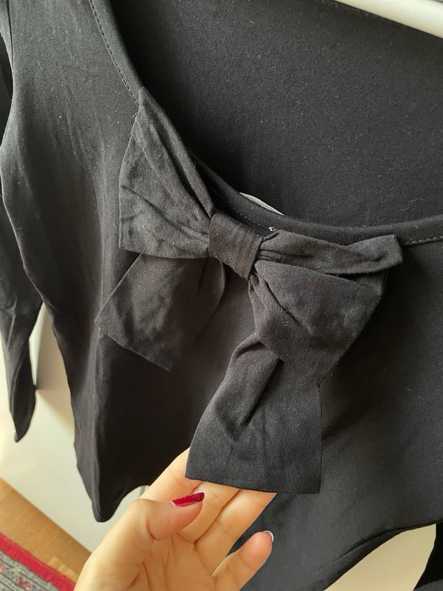 Maglia nera maniche lunghe con fiocco