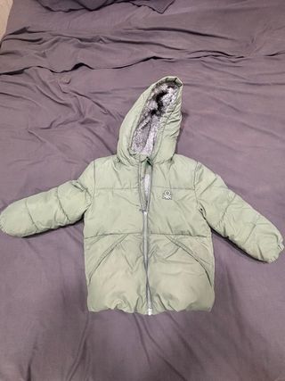 Abrigo Benetton verde 4-5 años