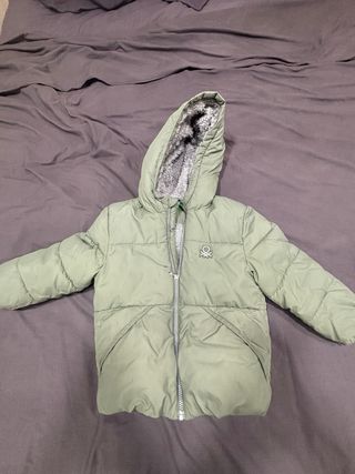 Abrigo Benetton verde 4-5 años