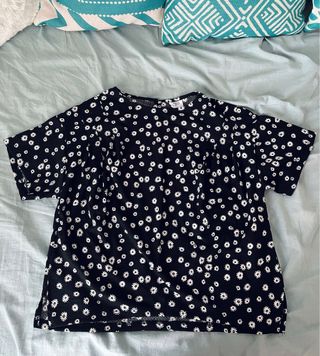 Blusa Zara flores blancas talla S