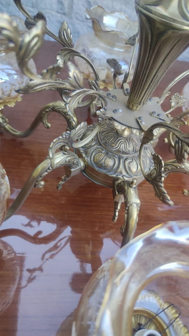 Lámpara de araña vintage dorada