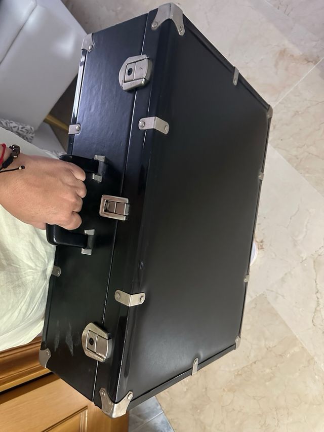 Valigia nera vintage