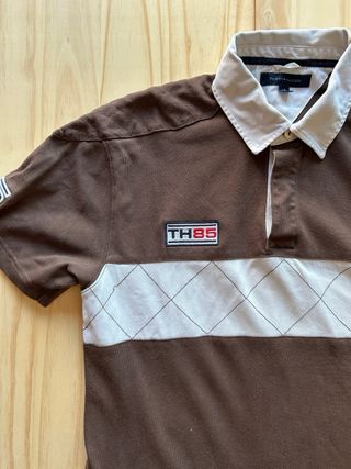 Polo Tommy Hilfiger Vintage Marrón Beige
