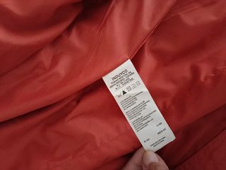 Gabardina naranja con cordón