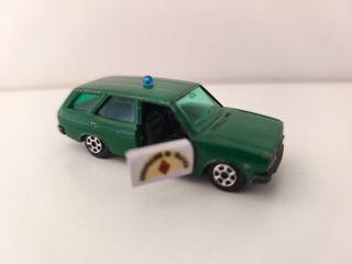 Pilen 1/64 aprox. Coche Policía y Furgoneta