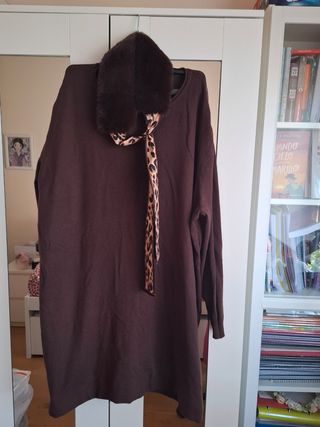 Vestido punto marrón con cuello pelo