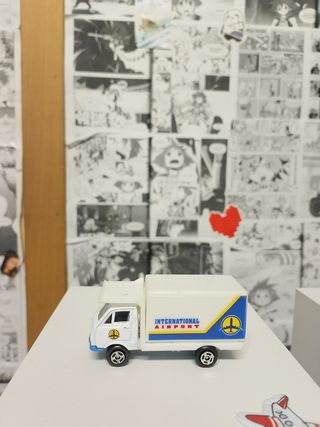 Welly Toyota Airport Cargo Truck