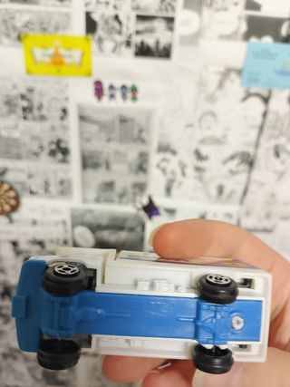 Welly Toyota Airport Cargo Truck