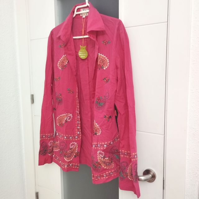 Camisa hippie estampado paisley