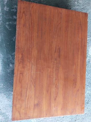 Mesa de comedor de madera
