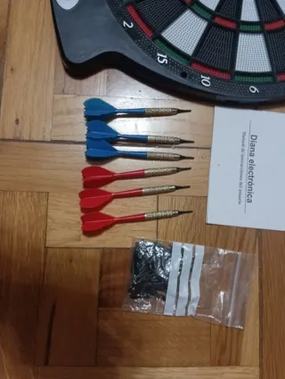 Diana Electrónica AP 100, 6 dardos y puntas