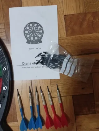 Diana Electrónica AP 100, 6 dardos y puntas