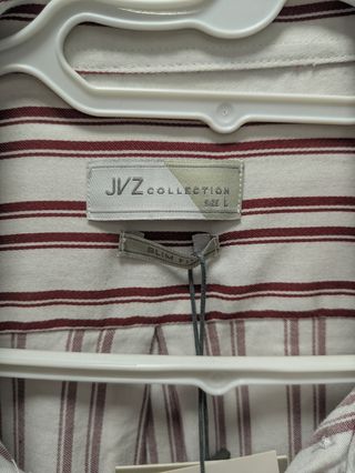 Camisa JVZ de rayas blancas y rojas