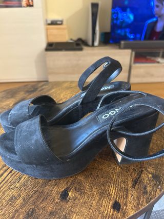 Sandalias Mango tacón negras
