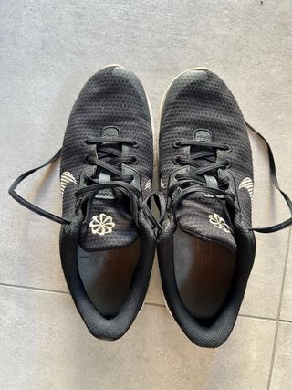 Scarpe Nike nere e bianche