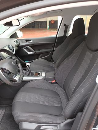 Peugeot 308 2016