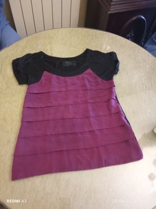 Camiseta Zara Negra y Morada Talla XS