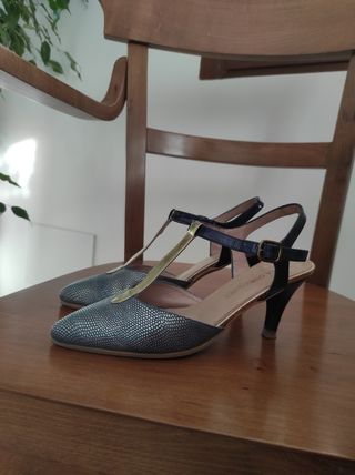 Zapatos de tacón mujer azul y dorado