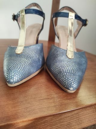 Zapatos de tacón mujer azul y dorado