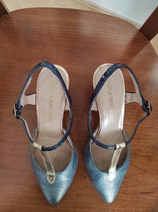 Zapatos de tacón mujer azul y dorado