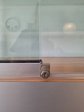 Estantería cristal y madera