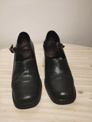 Zapatos negros tacón cuadrado Mary Jane