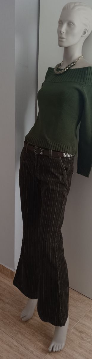 Pantalones verdes de pana a rayas