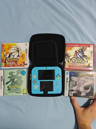 Nintendo 2DS Azul + 4 Juegos Pokémon
