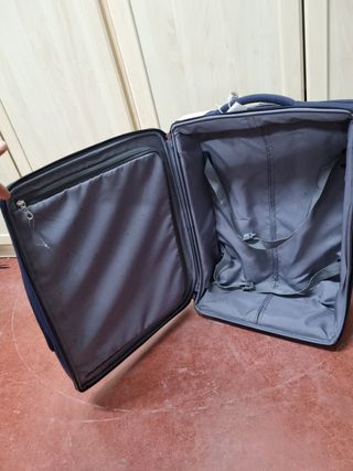 Varias maletas. Samsonite, Kipling