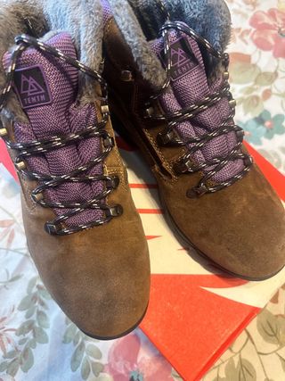 Botas de montaña ante mujer negro/morado