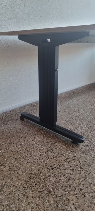 Mesa de oficina beige y negra Perfecto estado