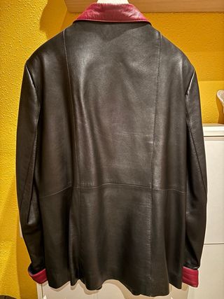 Chaqueta Piel Internacional Negra y Roja Talla 54
